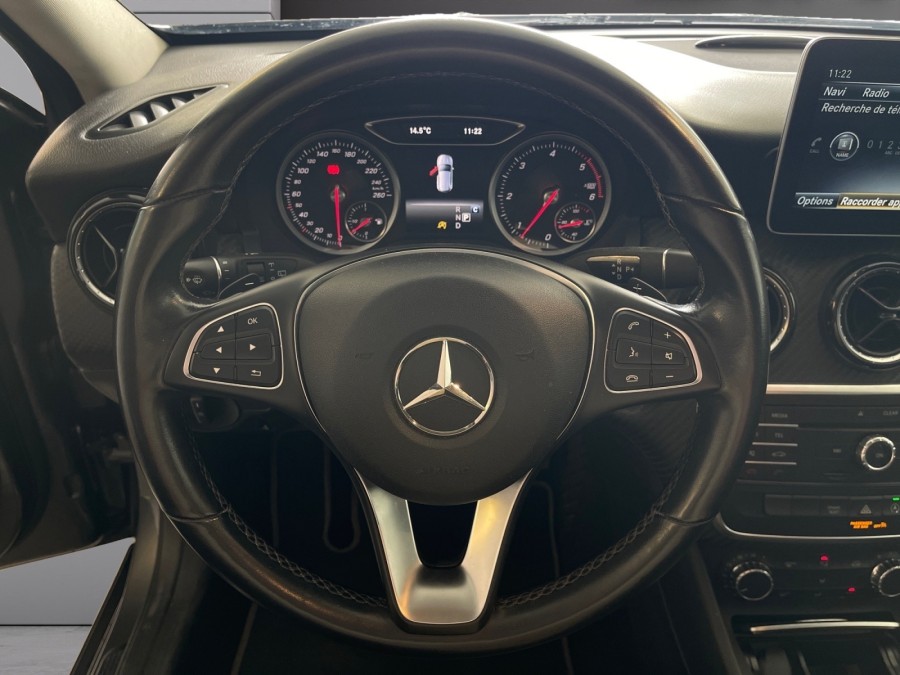 MERCEDES d'occasion CLASSE GLA GLA 200 D STARLIGHT INTUITION de 2019
