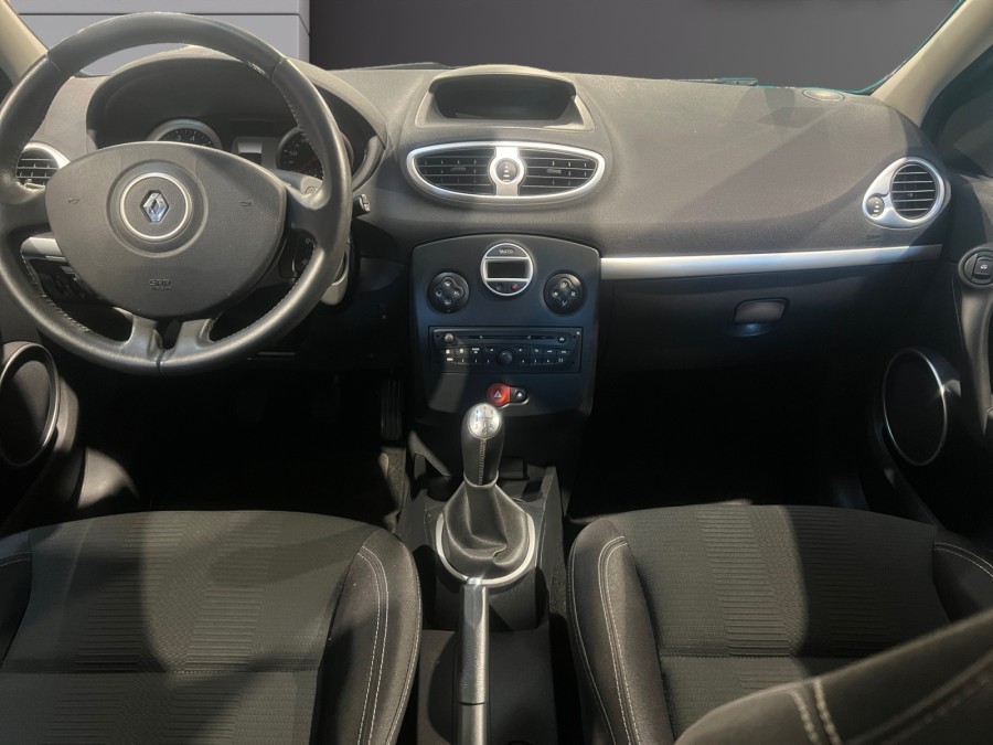 RENAULT d'occasion CLIO EXPRESSION CLIM TCE 100 de 2011 Fontainebleau