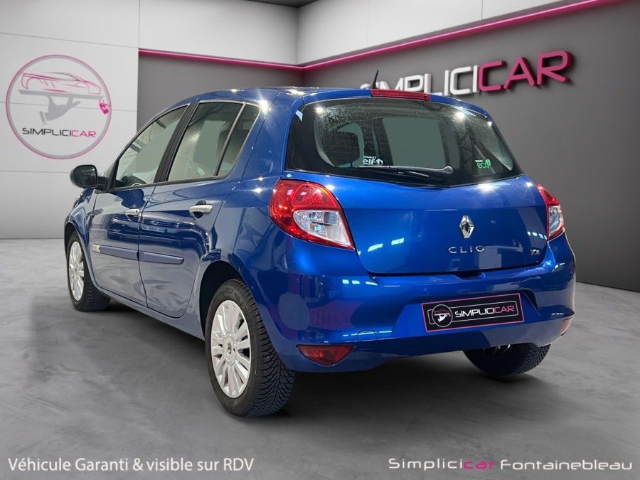 RENAULT d'occasion CLIO EXPRESSION CLIM TCE 100 de 2011 Fontainebleau