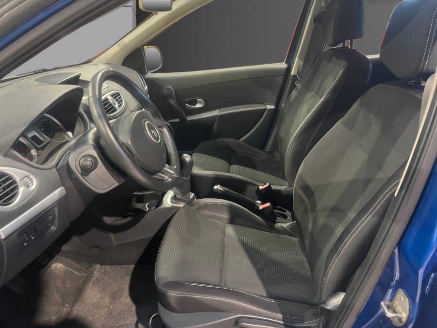 RENAULT d'occasion CLIO EXPRESSION CLIM TCE 100 de 2011 Fontainebleau