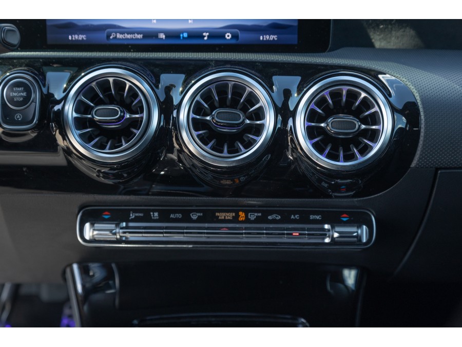 MERCEDES d'occasion CLASSE A 200 AMG LINE DCT de 2023 Troyes (10)﻿