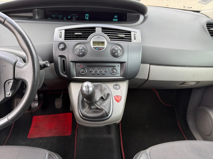 RENAULT d'occasion SCENIC II PACK AUTHENTIQUE 1.6 16V de 2005