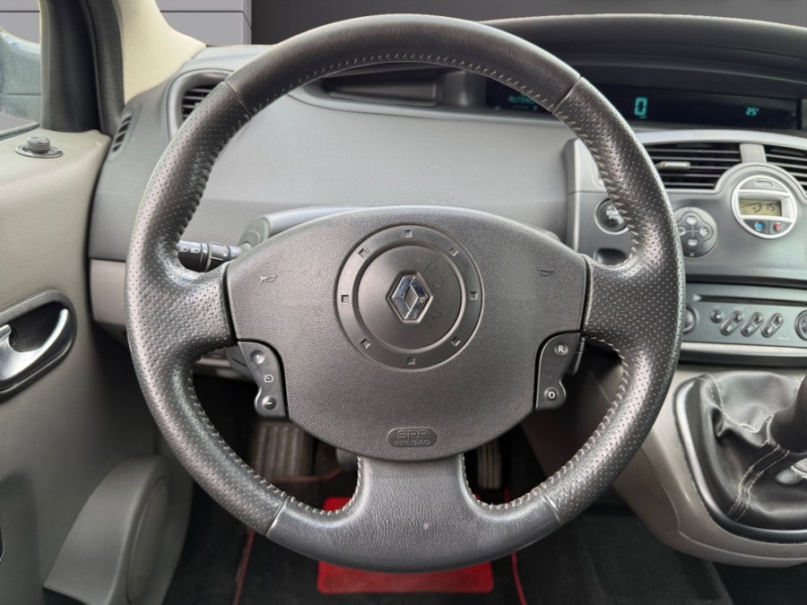 RENAULT d'occasion SCENIC II PACK AUTHENTIQUE 1.6 16V de 2005