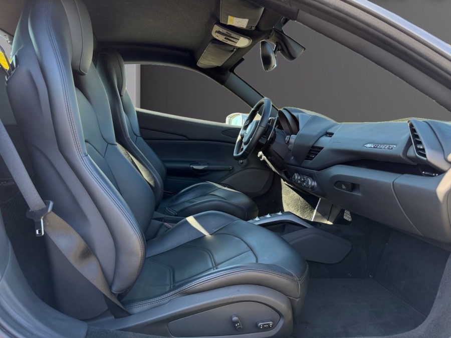 FERRARI d'occasion 488 GTB 488 GTB 3.9 V8 de 2017 Rennes (35)﻿