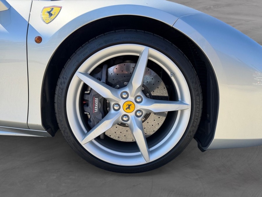 FERRARI d'occasion 488 GTB 488 GTB 3.9 V8 de 2017 Rennes (35)﻿