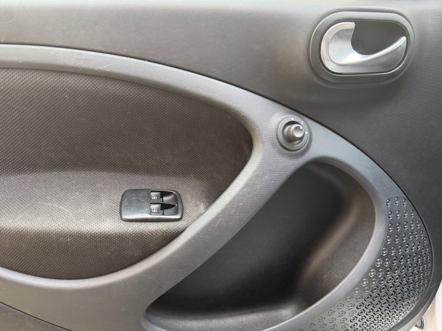 SMART d'occasion FORFOUR ELECTRIC DRIVE PURE 60 KW de 2019 Paris 15