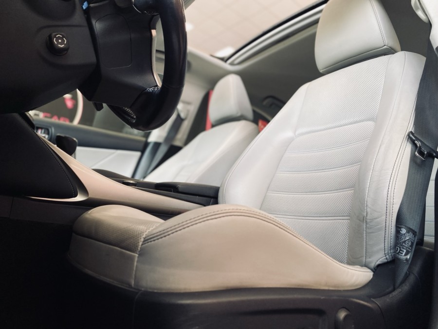 LEXUS d'occasion IS 300H Executive de 2015 Annecy (74)﻿