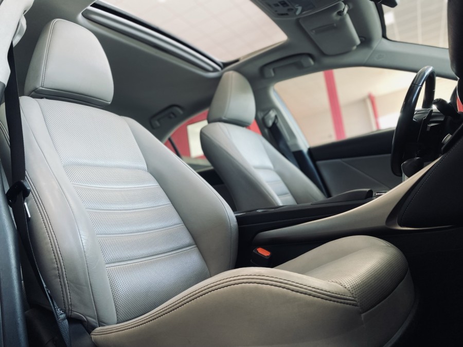 LEXUS d'occasion IS 300H Executive de 2015 Annecy (74)﻿
