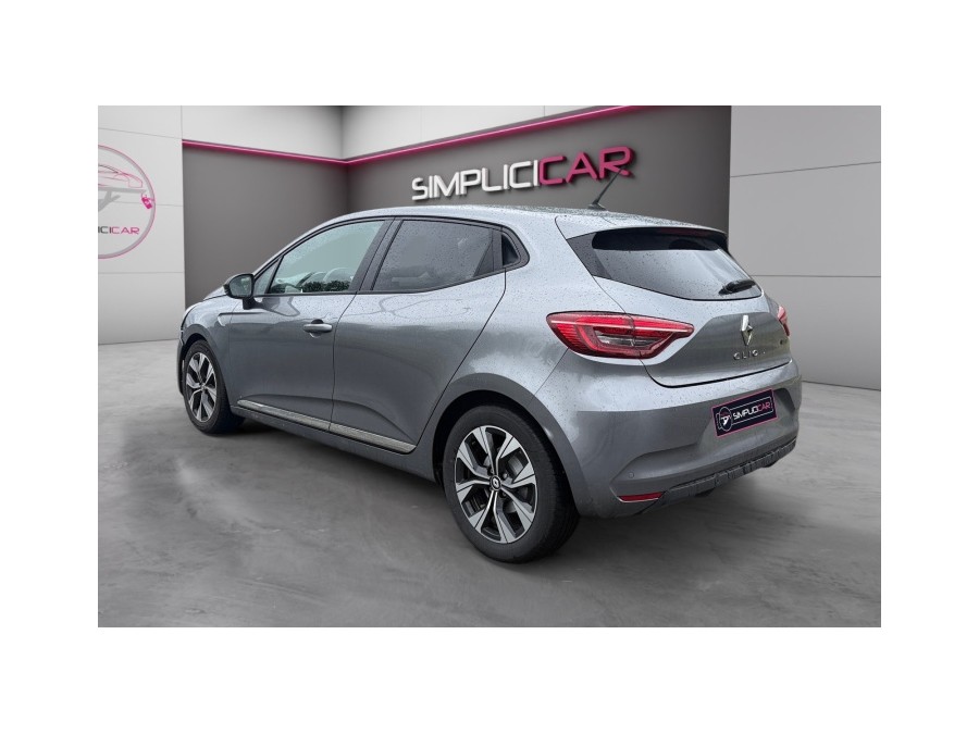 RENAULT d'occasion CLIO 1.6 E-Tech hybride 145ch Evolution de 2023