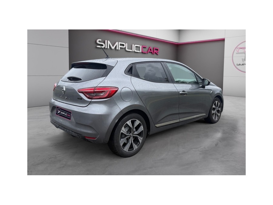 RENAULT d'occasion CLIO 1.6 E-Tech hybride 145ch Evolution de 2023