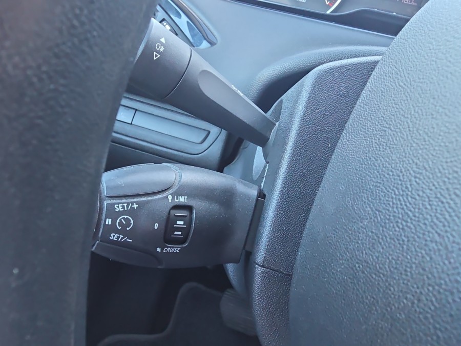 PEUGEOT d'occasion 208 PEUGEOT 208 1.2 PURETECH 110 Allure Business