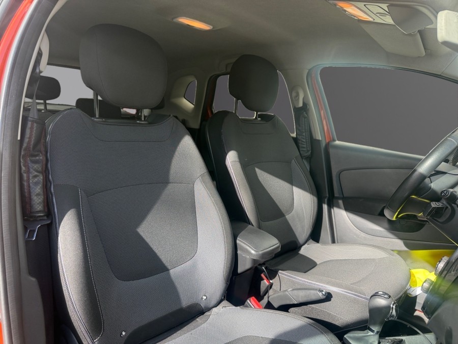 RENAULT d'occasion CAPTUR 1.2 TCE 120 ZEN EDC AUTO de 2015 Montreuil