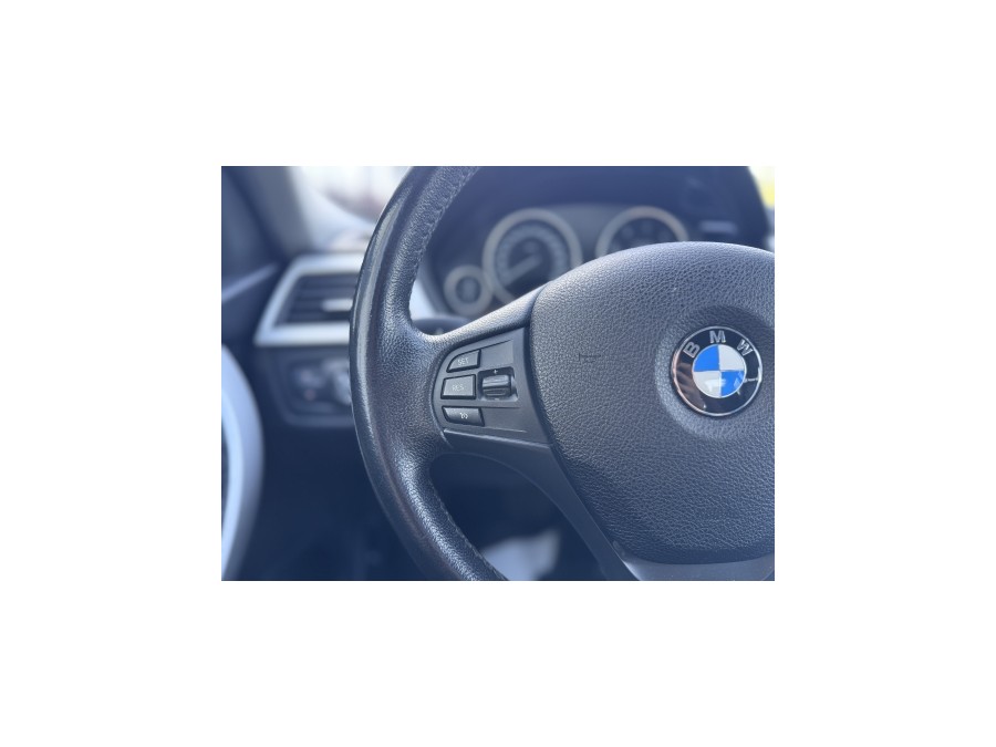BMW d'occasion SERIE 3 320dA 184ch Business de 2013 Villebon Sur