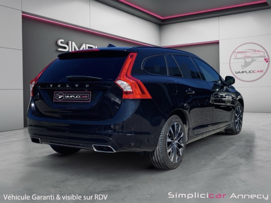 VOLVO d'occasion V60 D3 150 SUMMUM GEARTRONIC AUTO de 2016 Annecy