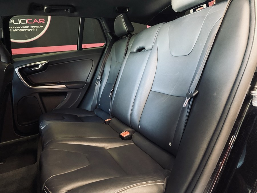 VOLVO d'occasion V60 D3 150 SUMMUM GEARTRONIC AUTO de 2016 Annecy
