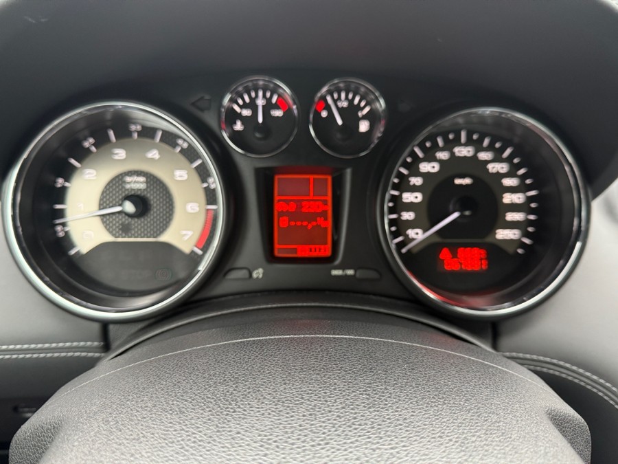 PEUGEOT d'occasion RCZ 1.6 THP 156 de 2011 Les Sables d'Olonne (85)﻿