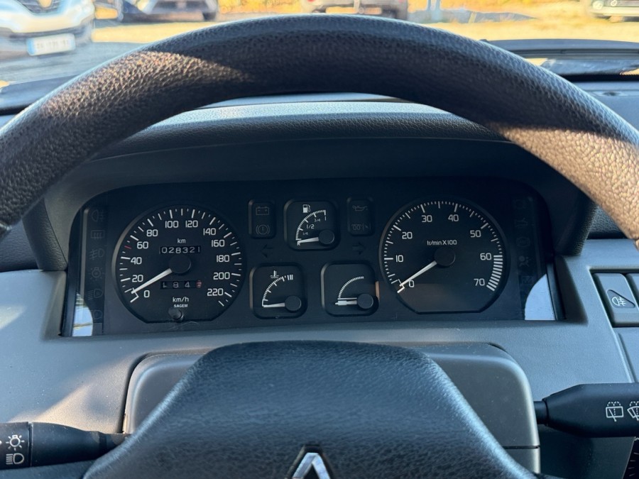 RENAULT d'occasion CLIO 1.4 AUTO de 1996 Mérignac (33)﻿