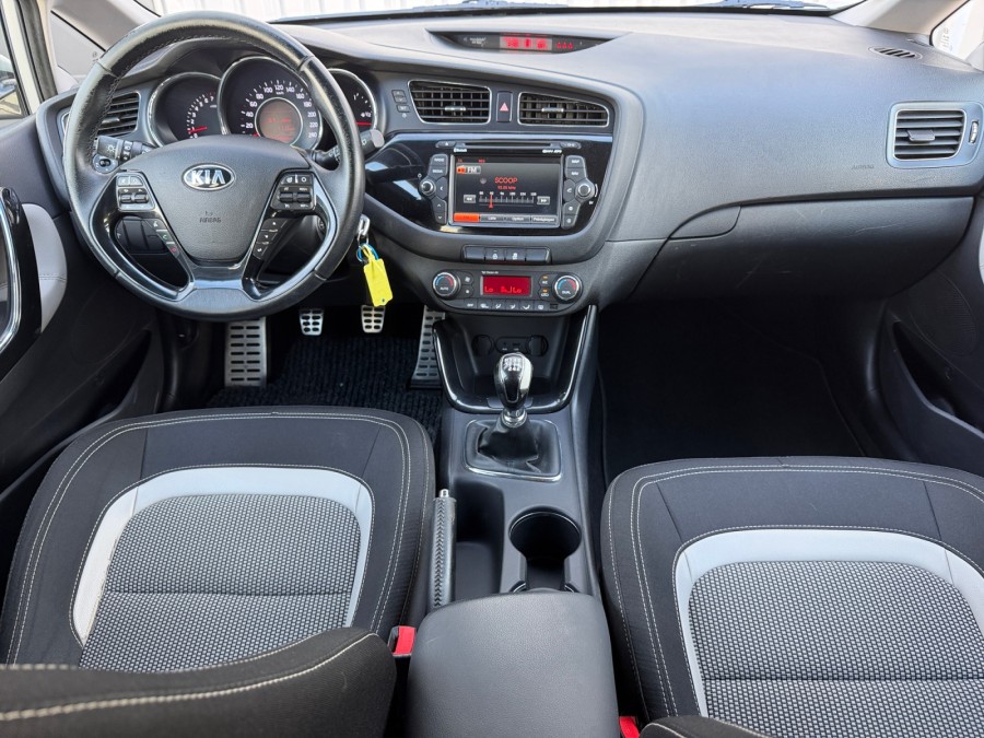 KIA d'occasion CEE'D 1.6 GDi 135ch Premium de 2014 Lyon St Priest