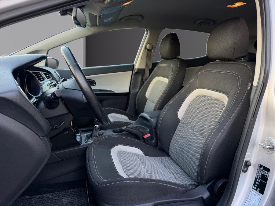 KIA d'occasion CEE'D 1.6 GDi 135ch Premium de 2014 Lyon St Priest