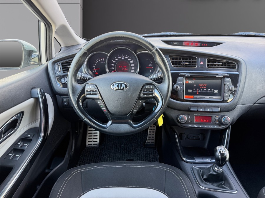 KIA d'occasion CEE'D 1.6 GDi 135ch Premium de 2014 Lyon St Priest