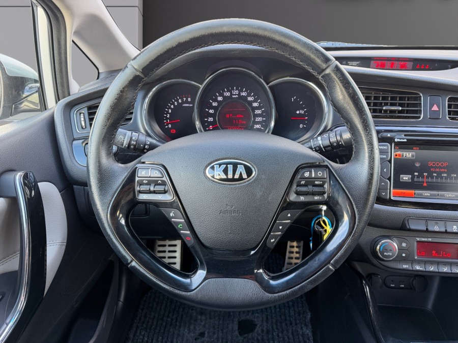 KIA d'occasion CEE'D 1.6 GDi 135ch Premium de 2014 Lyon St Priest