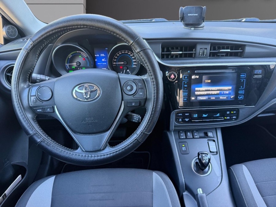 TOYOTA d'occasion AURIS HSD 136h Design de 2019 Lyon St Priest (69)﻿