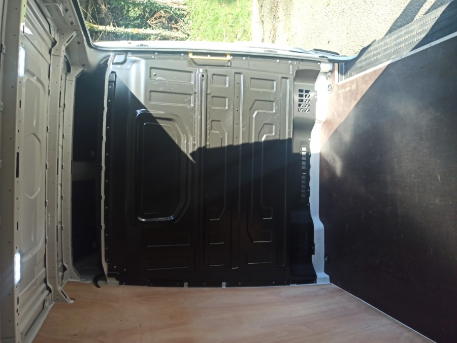 VOLKSWAGEN d'occasion CRAFTER 2.0 BiTDI de 2025 Brest (29)﻿