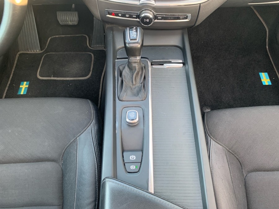 VOLVO d'occasion XC60 D4 190 AWD GEARTRONIC MOMENTUM de 2018