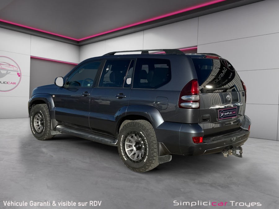 TOYOTA d'occasion LANDCRUISER 3 173 D4D VX AUTO de 2007 Troyes (10)﻿