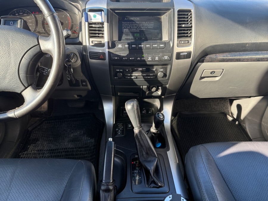 TOYOTA d'occasion LANDCRUISER 3 173 D4D VX AUTO de 2007 Troyes (10)﻿