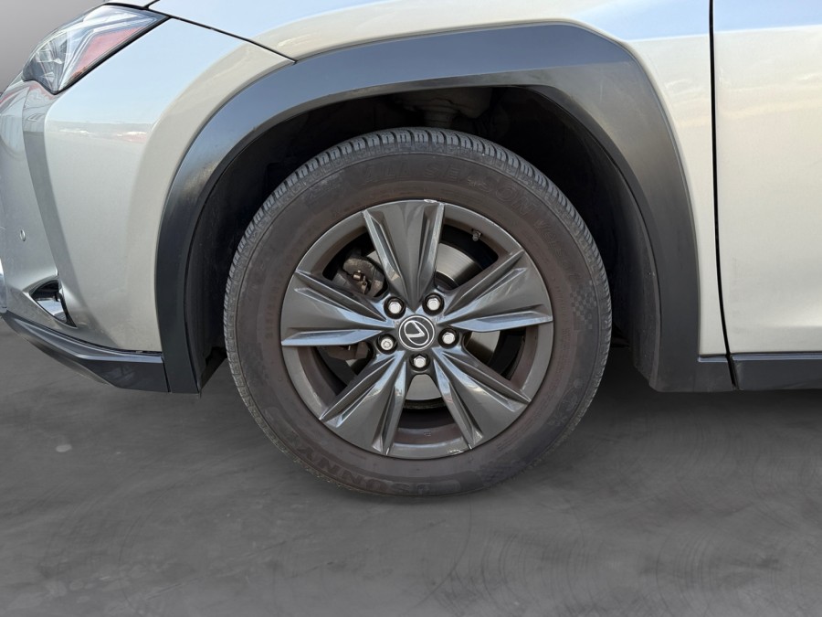 LEXUS d'occasion UX 250h Luxe 2WD de 2021 Méry Sur Oise (95)﻿