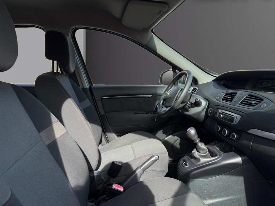 RENAULT d'occasion MEGANE GRAND SCENIC III 1.5 DCI 110 ENERGY de 2014
