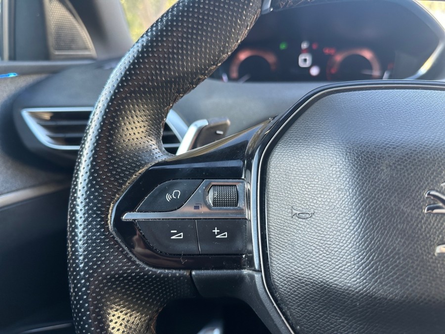 PEUGEOT d'occasion 5008 II 1.5 BLUE HDI 130 GT LINE de 2019 Salon de