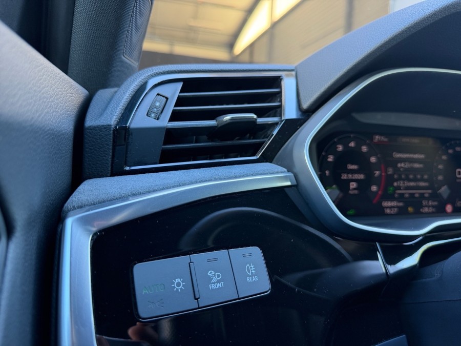 AUDI d'occasion Q3 45 TFSI e 245ch S line S tronic 6 de 2022 Salon de