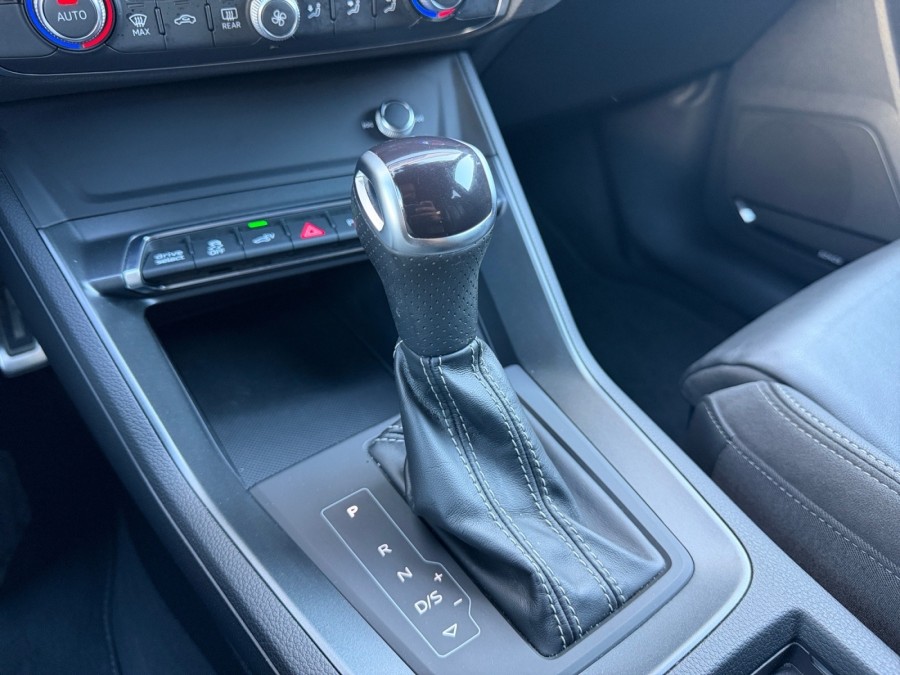 AUDI d'occasion Q3 45 TFSI e 245ch S line S tronic 6 de 2022 Salon de