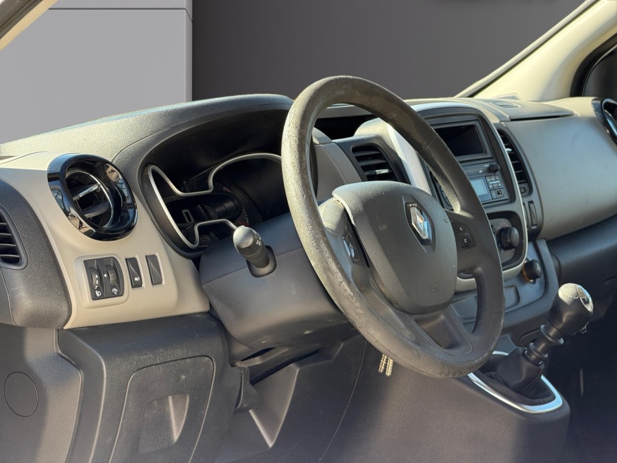 RENAULT d'occasion TRAFIC L2H1 1200 1.6 dCi 95ch Cabine Approfondie