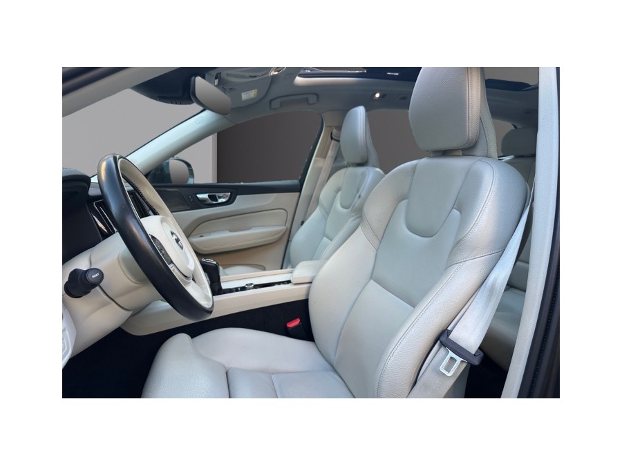 VOLVO d'occasion XC60 2 D4 190 MOMENTUM de 2019 Paris 17 (75)﻿
