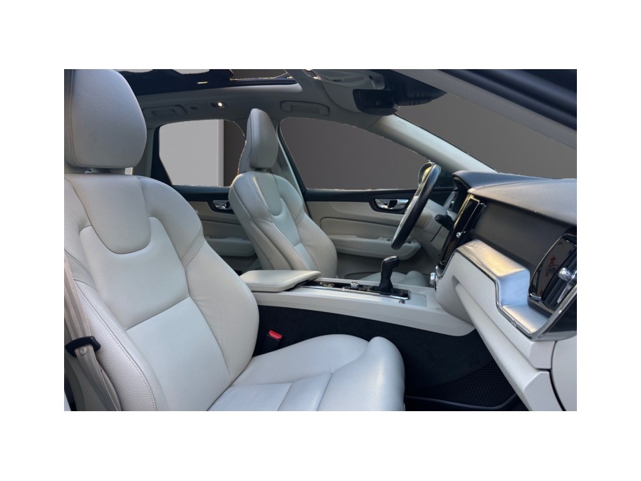 VOLVO d'occasion XC60 2 D4 190 MOMENTUM de 2019 Paris 17 (75)﻿
