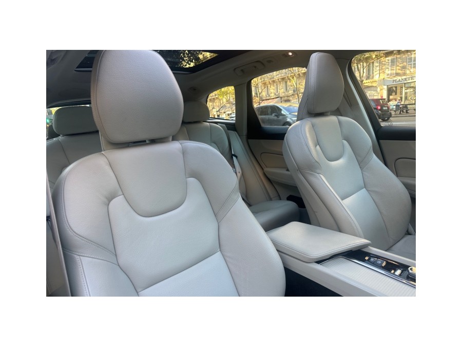 VOLVO d'occasion XC60 2 D4 190 MOMENTUM de 2019 Paris 17 (75)﻿