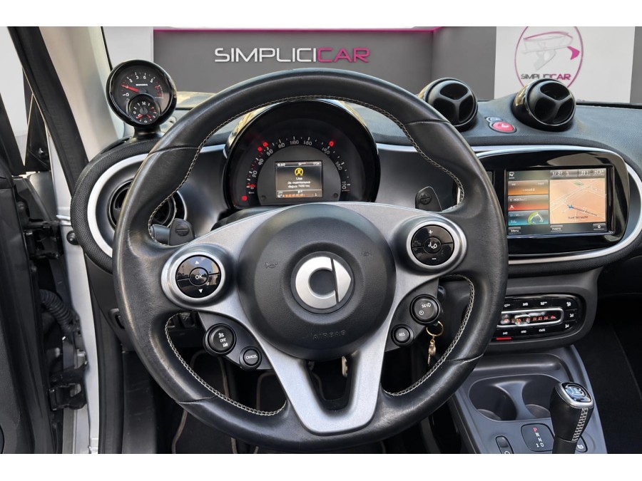 SMART d'occasion FORTWO DECAPOTABLE 0.9 109 BRABUS de 2017 Paris 17