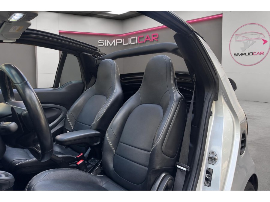 SMART d'occasion FORTWO DECAPOTABLE 0.9 109 BRABUS de 2017 Paris 17