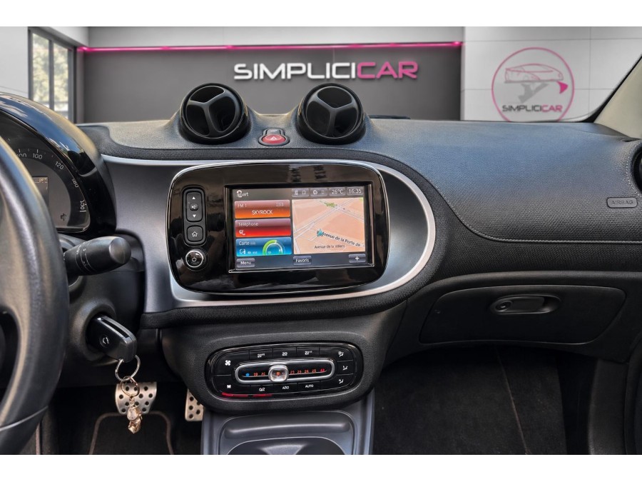SMART d'occasion FORTWO DECAPOTABLE 0.9 109 BRABUS de 2017 Paris 17