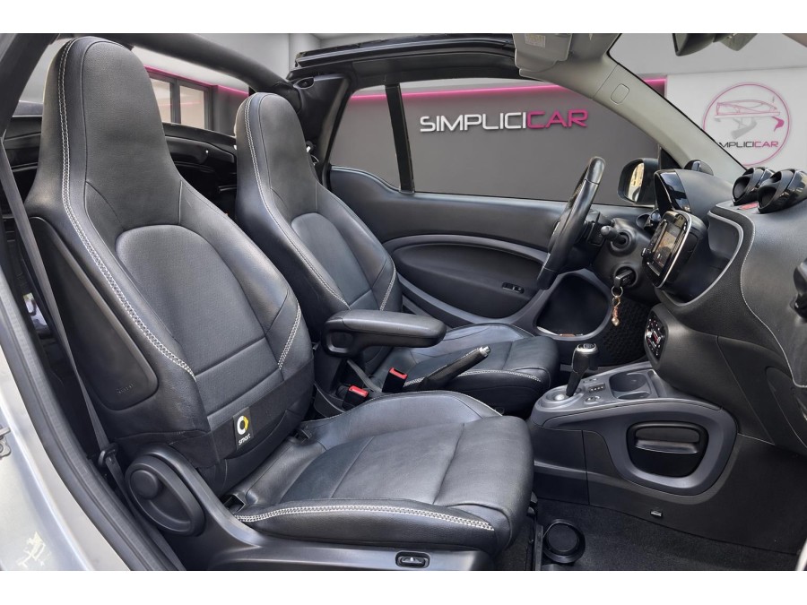 SMART d'occasion FORTWO DECAPOTABLE 0.9 109 BRABUS de 2017 Paris 17