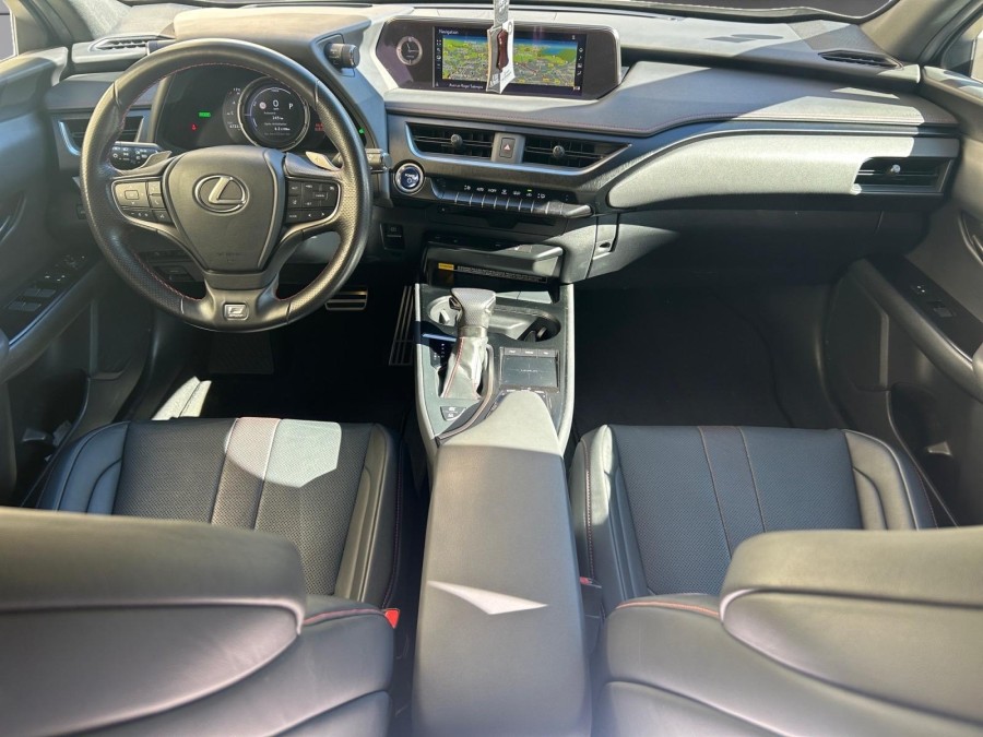 LEXUS d'occasion UX250H 2 HYBRIDE 2WD de 2019 Nord Isère (38)﻿
