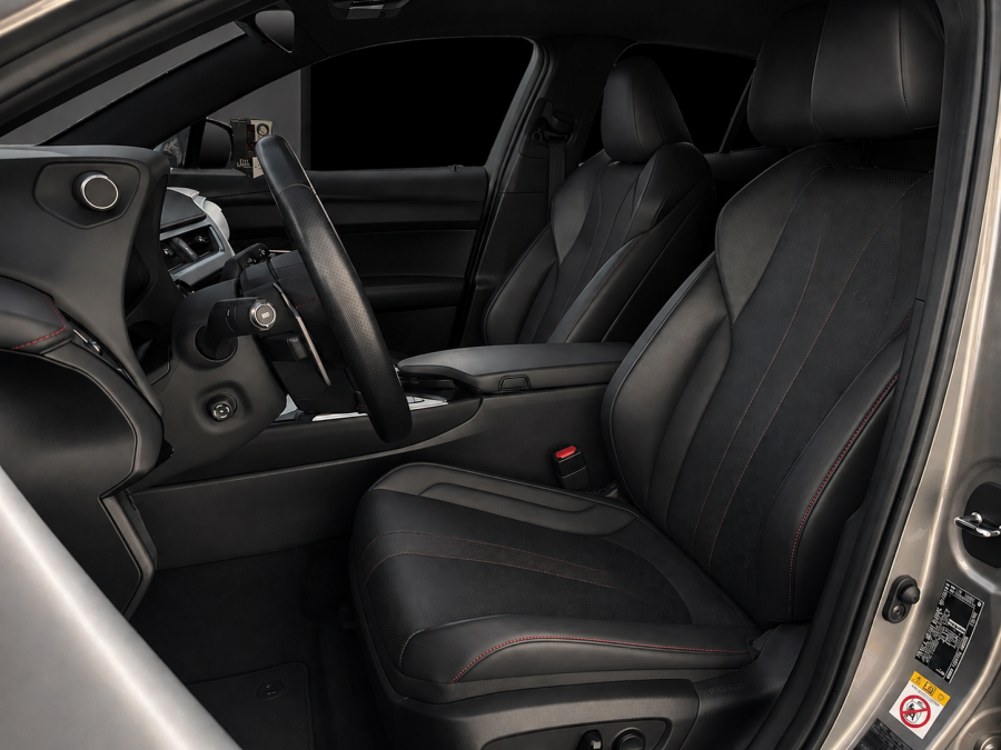 LEXUS d'occasion UX250H 2 HYBRIDE 2WD de 2019 Nord Isère (38)﻿