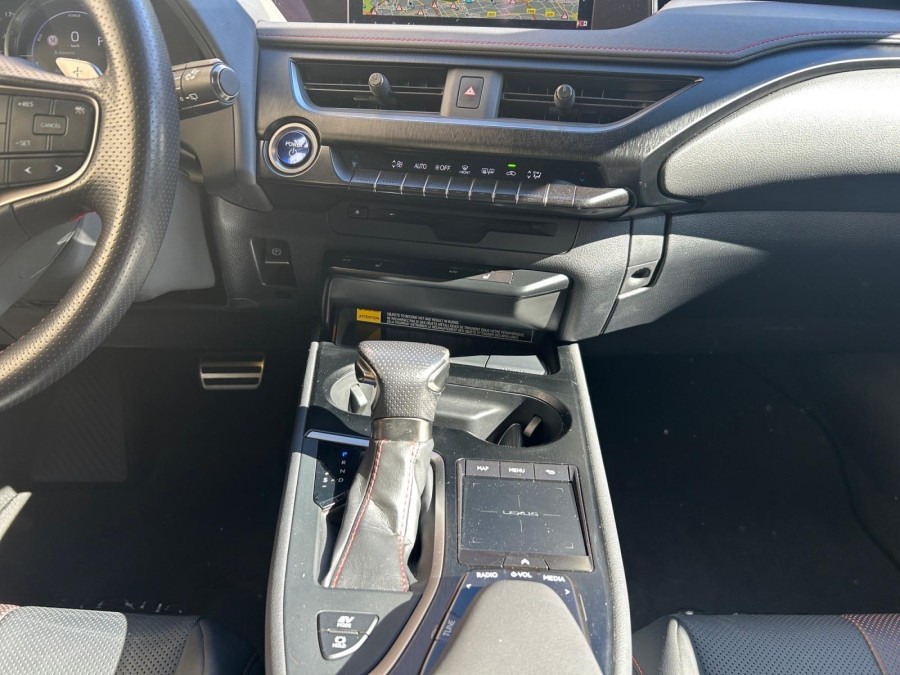LEXUS d'occasion UX250H 2 HYBRIDE 2WD de 2019 Nord Isère (38)﻿