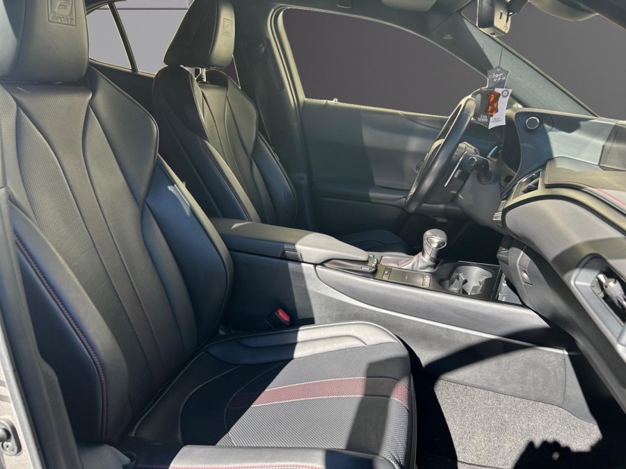 LEXUS d'occasion UX250H 2 HYBRIDE 2WD de 2019 Nord Isère (38)﻿
