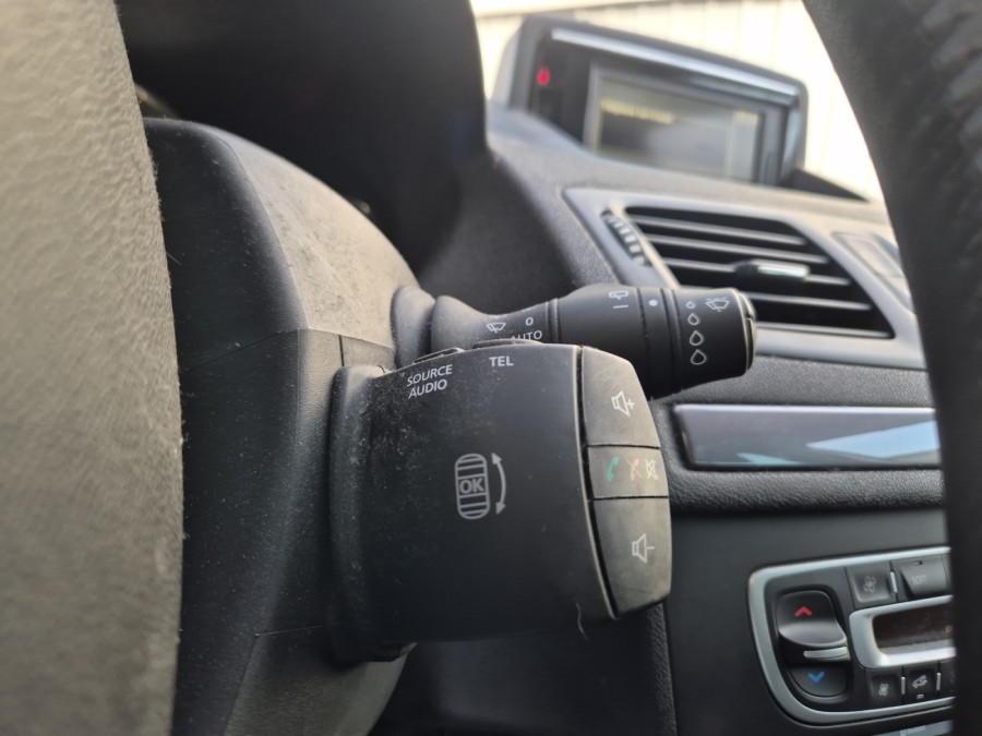 RENAULT d'occasion MEGANE TCE 115 LIMITED de 2015 Arras (62)﻿