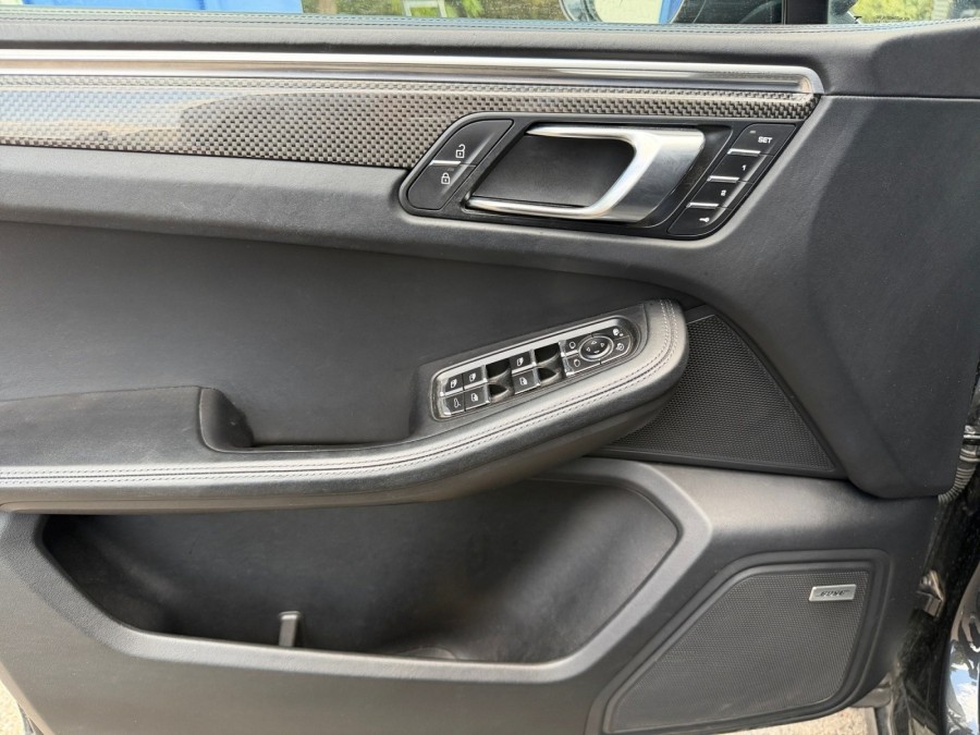 PORSCHE d'occasion MACAN 2.9 V6 440 TURBO PDK de 2019 Nîmes (30)﻿
