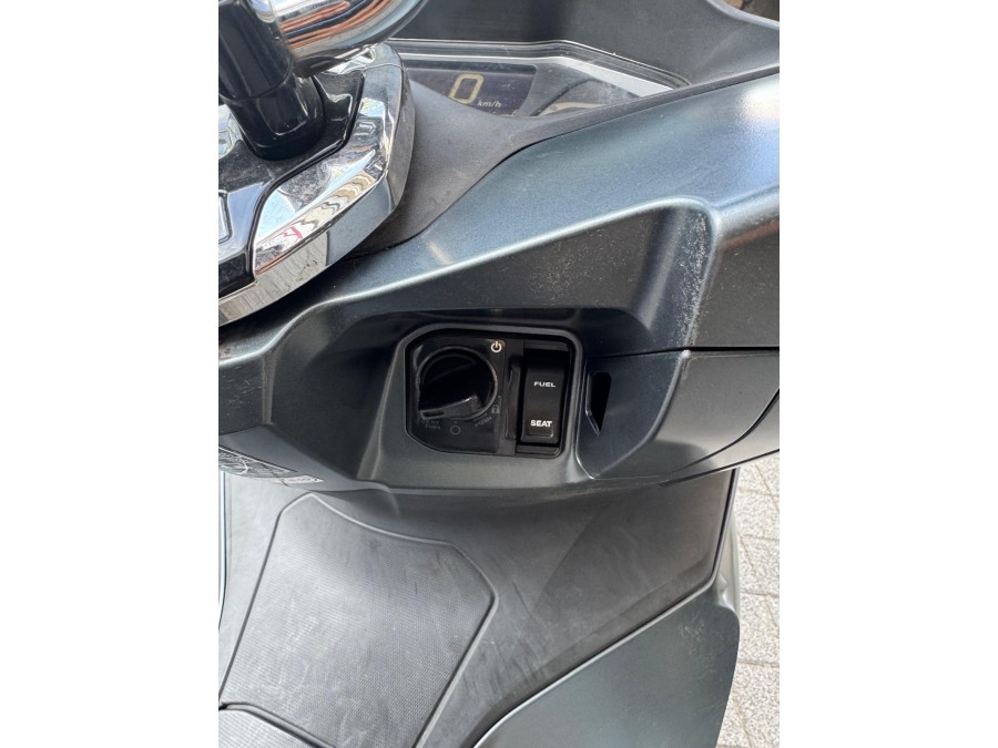 HONDA d'occasion WW125A HONDA WW125A PCX de 2022 Montreuil (93)﻿